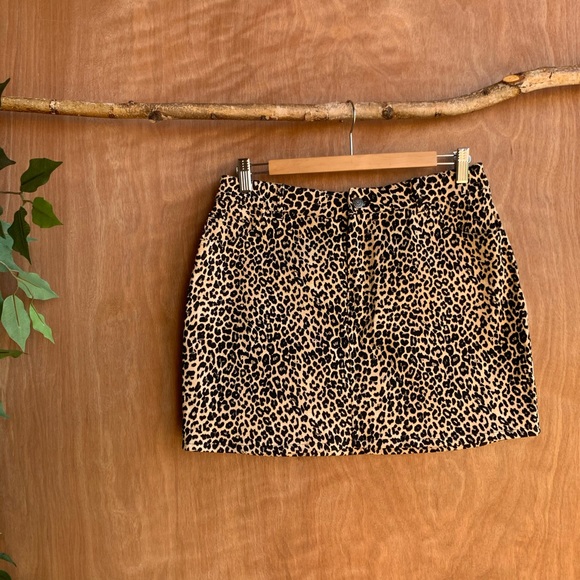 Motel Rocks Dresses & Skirts - Motel rocks printed cheetah broomy skirt